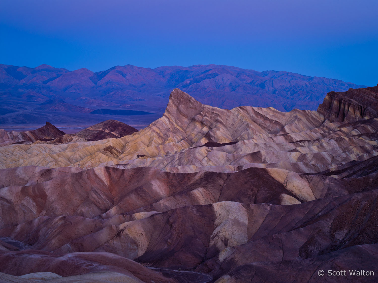 death-valley-zabriskie-point-manly-beacon-california-ae.jpg