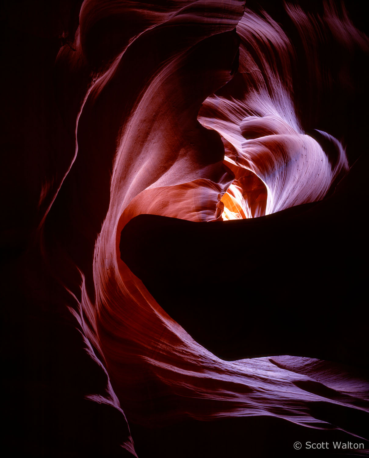 circular-chimney-upper-antelope-canyon-arizona.jpg