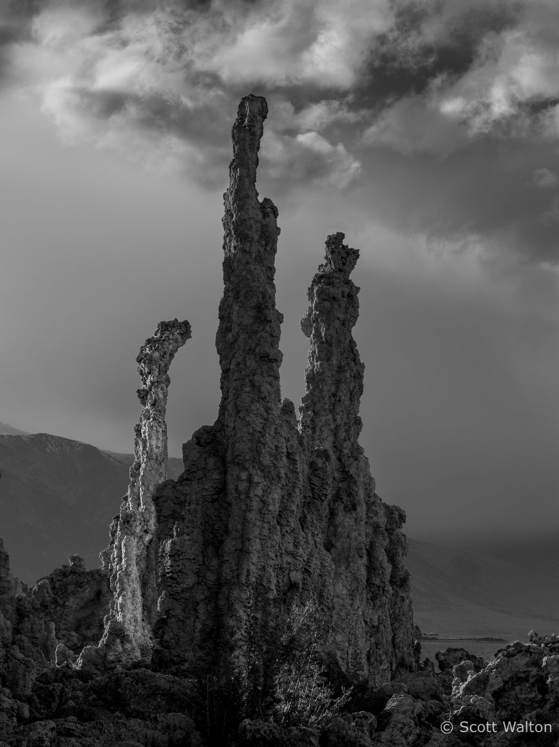 towering-tufa-mono-lake-eastern-sierra-california.jpg