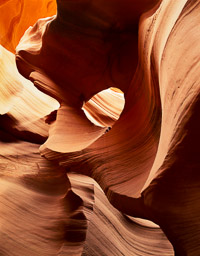 keyhole-arch-vert-lower-antelope-canyon-arizona.jpg