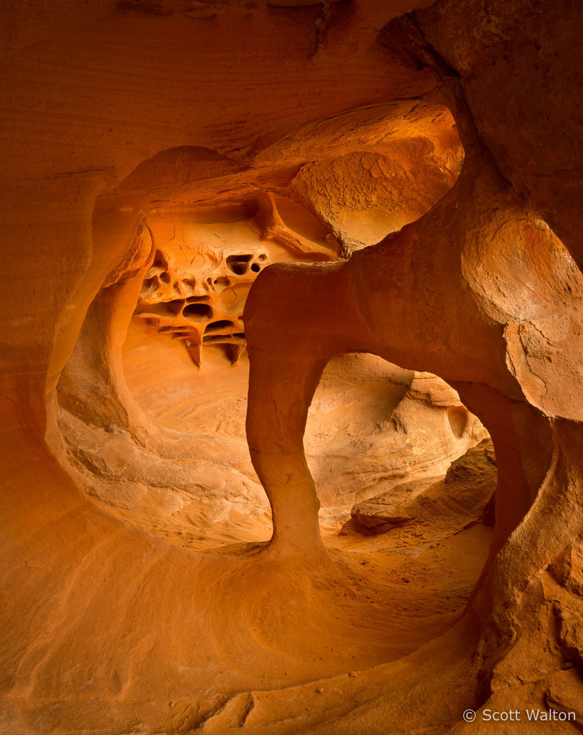 small-arch-valley-of-fire-nevada.jpg