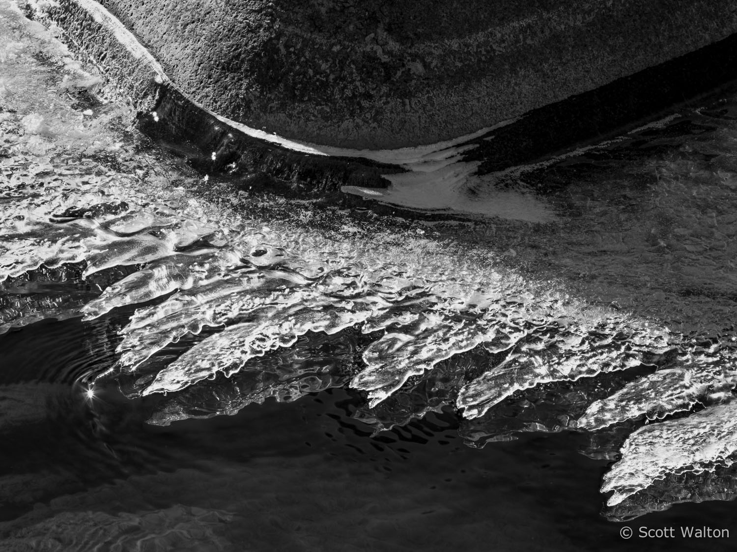 ice-fingers-yellowstone-river-paradise-valley-montana.jpg