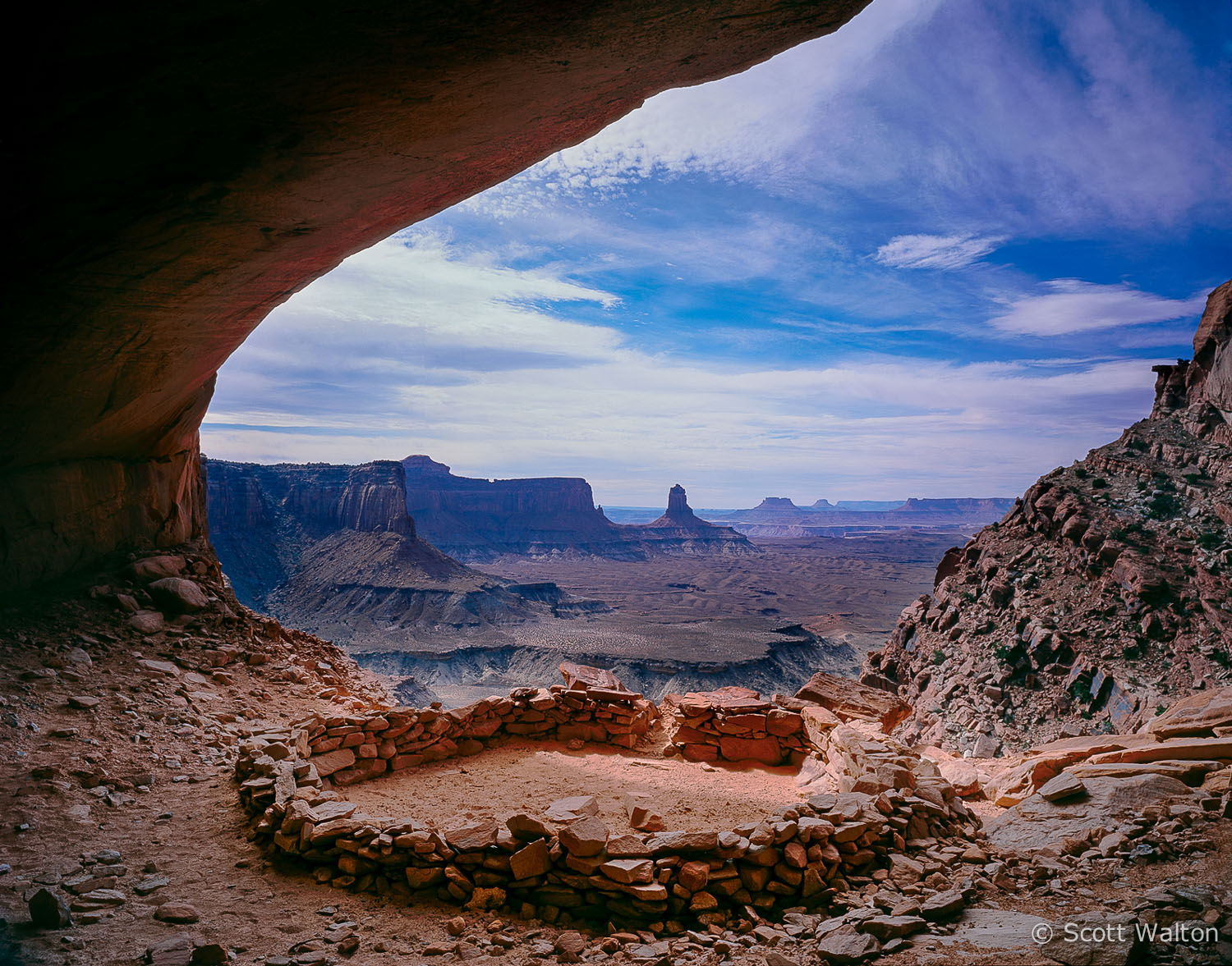 false-kiva-ruin-color-canyonlands-national-park-utah.jpg