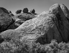 AlabamaHills-3-Boulders-tmax100-homescan.jpg