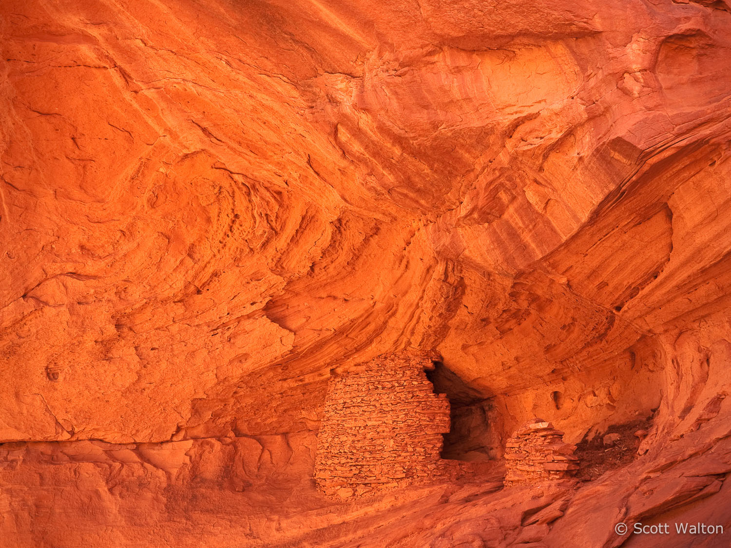 alcove-structure-color-monument-valley-navajo-tribal-park-arizona.jpg