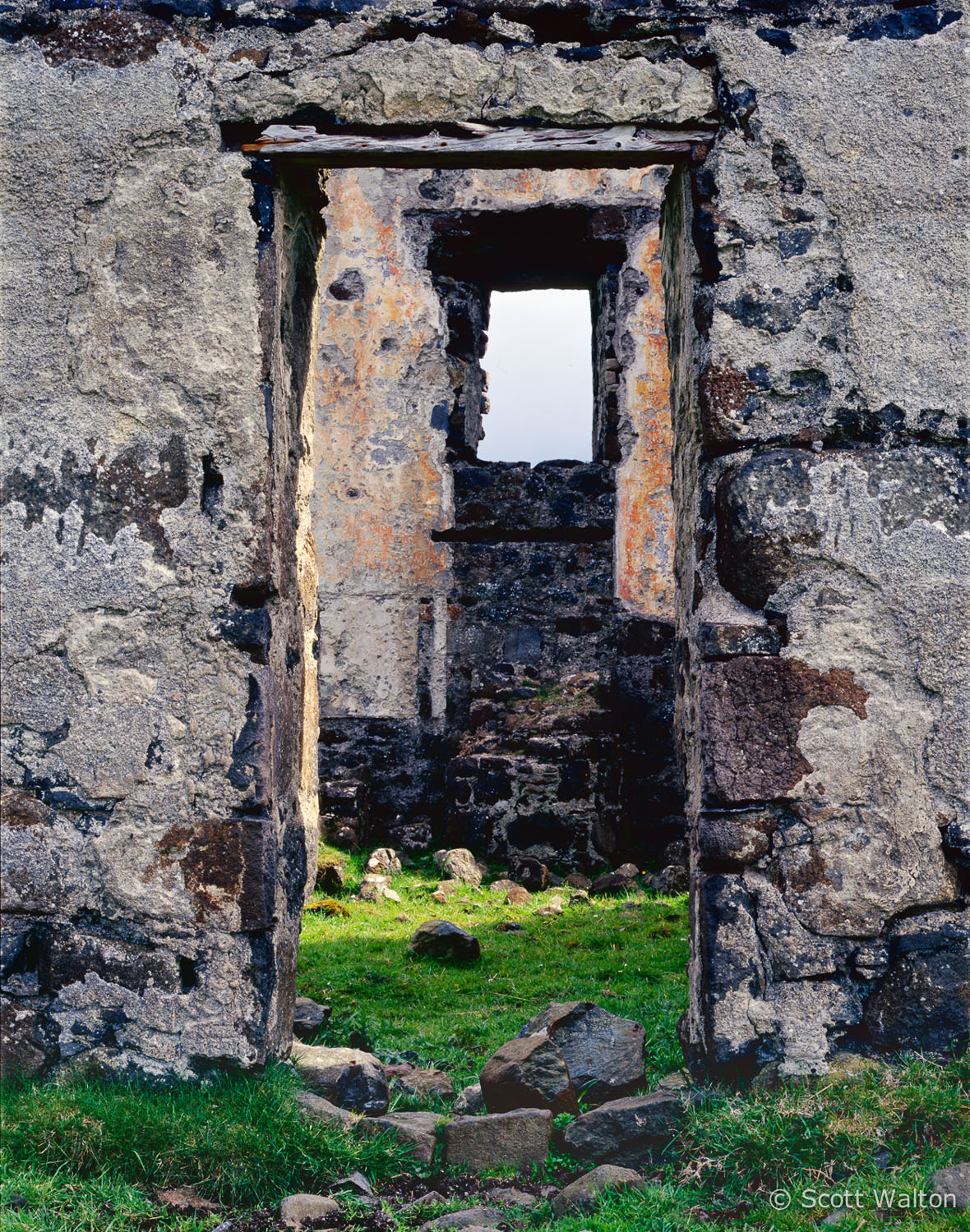 church-ruins-vert-kilmuir-isle-of-skye-scotland.jpg